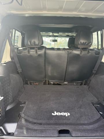2016 Jeep Wrangler Unlimited 4WD 4dr Sahara