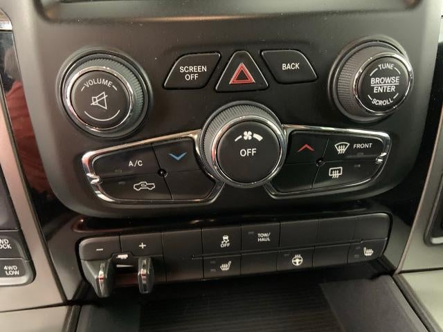 2016 RAM 1500 4WD Crew Cab 5.7 Ft Box Sport