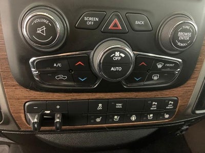 2019 RAM 1500 Classic Laramie 4x4 Crew Cab 5'7" Box