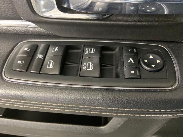 2019 RAM 1500 Classic Laramie 4x4 Crew Cab 5'7" Box