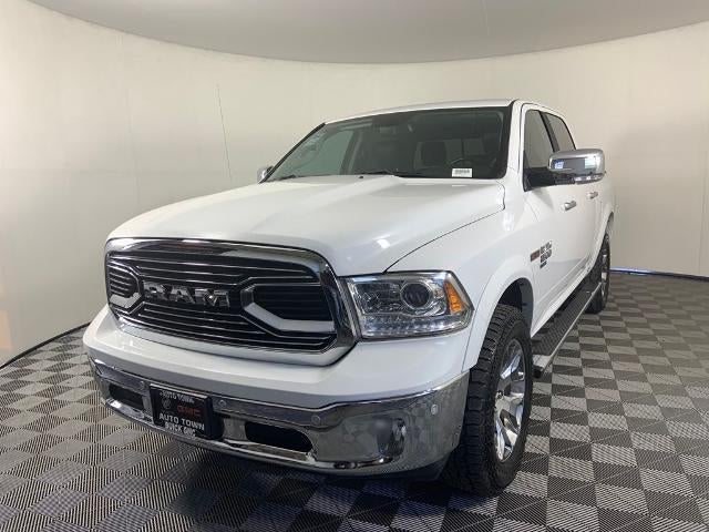 2019 RAM 1500 Classic Laramie 4x4 Crew Cab 5'7" Box