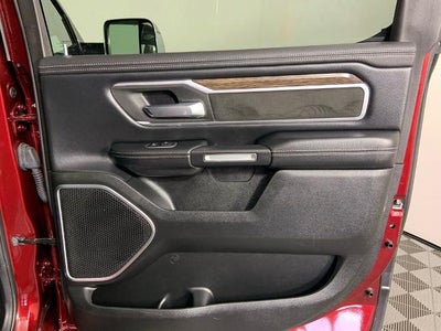 2020 RAM 1500 Laramie 4x4 Crew Cab 5'7" Box