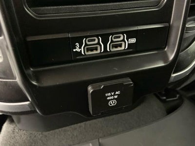 2020 RAM 1500 Laramie 4x4 Crew Cab 5'7" Box