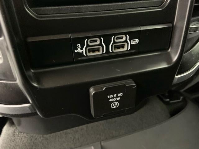 2020 RAM 1500 Laramie 4x4 Crew Cab 5'7" Box