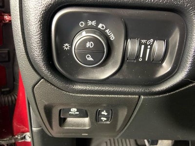 2020 RAM 1500 Laramie 4x4 Crew Cab 5'7" Box