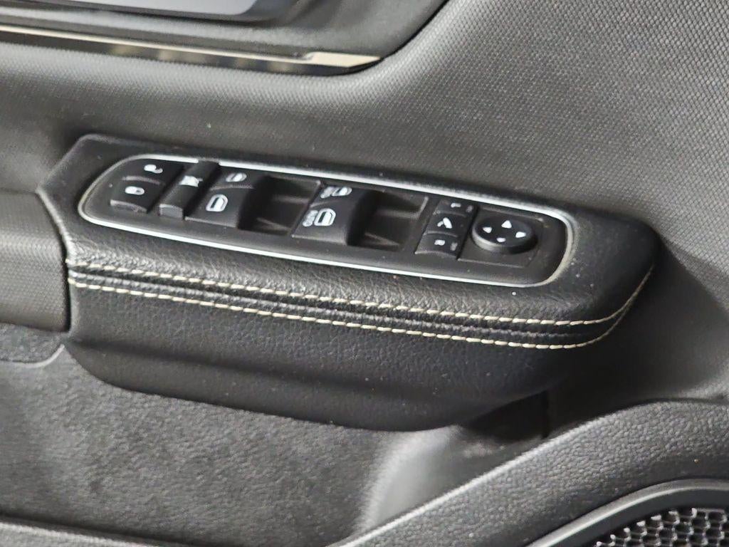 2019 RAM 1500 Rebel 4x4 Crew Cab 5'7" Box