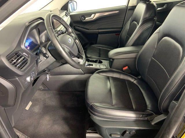 2022 Ford Escape Titanium AWD