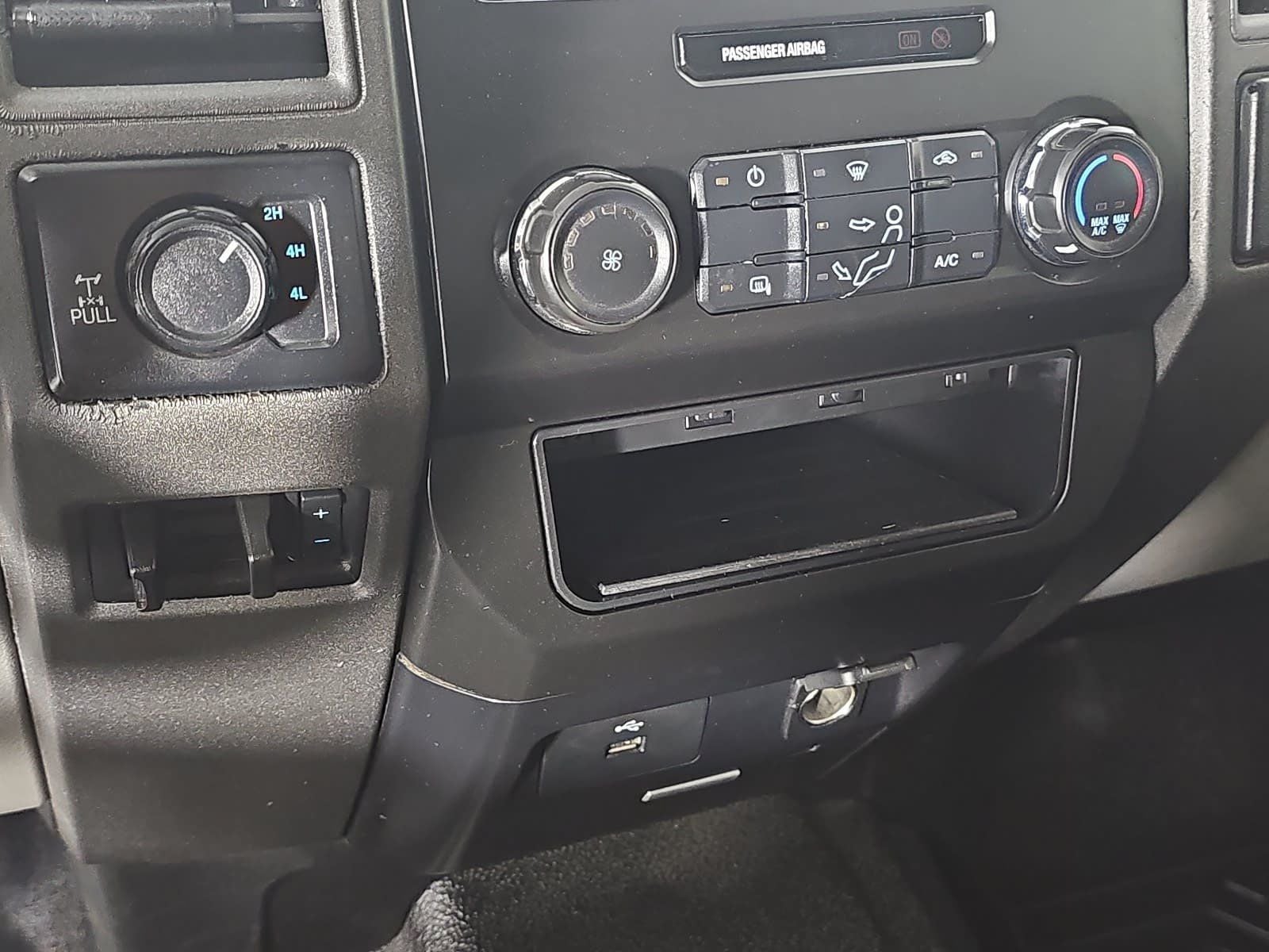 2018 Ford F-350 XL 4WD Crew Cab 6.75' Box