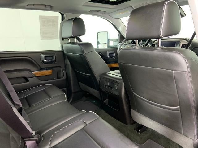 2017 Chevrolet Silverado 3500 HD Crew Cab Long Box 4-Wheel Drive High Country