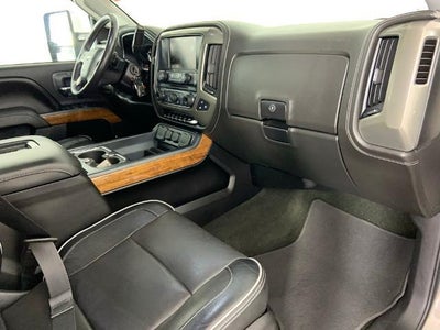 2017 Chevrolet Silverado 3500 HD Crew Cab Long Box 4-Wheel Drive High Country