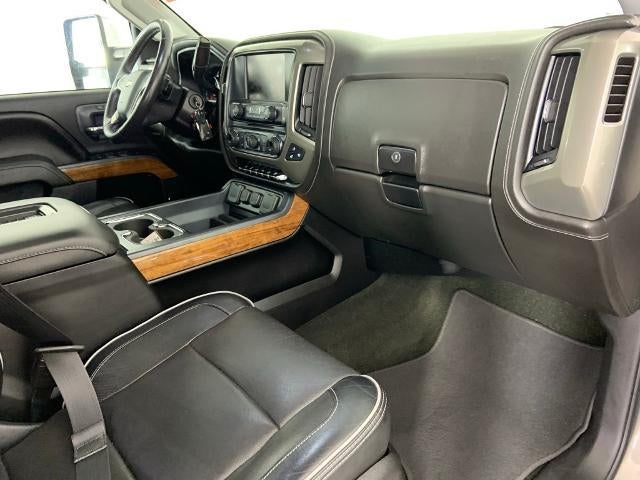 2017 Chevrolet Silverado 3500 HD Crew Cab Long Box 4-Wheel Drive High Country