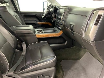 2017 Chevrolet Silverado 3500 HD Crew Cab Long Box 4-Wheel Drive High Country