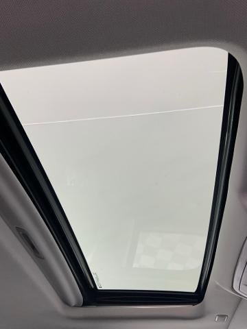 2017 Chevrolet Silverado 3500 HD Crew Cab Long Box 4-Wheel Drive High Country