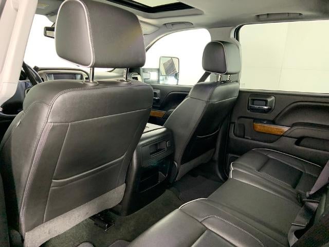 2017 Chevrolet Silverado 3500 HD Crew Cab Long Box 4-Wheel Drive High Country