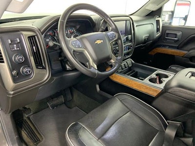 2017 Chevrolet Silverado 3500 HD Crew Cab Long Box 4-Wheel Drive High Country