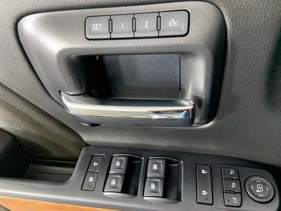 2017 Chevrolet Silverado 3500 HD Crew Cab Long Box 4-Wheel Drive High Country