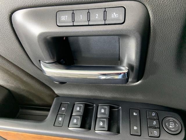 2017 Chevrolet Silverado 3500 HD Crew Cab Long Box 4-Wheel Drive High Country