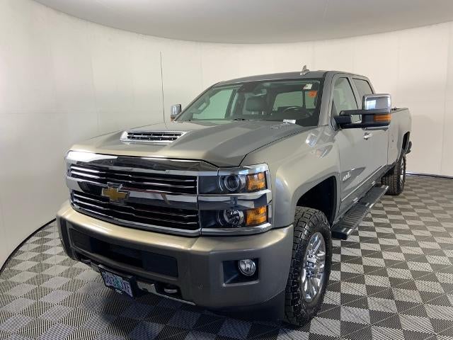 2017 Chevrolet Silverado 3500 HD Crew Cab Long Box 4-Wheel Drive High Country