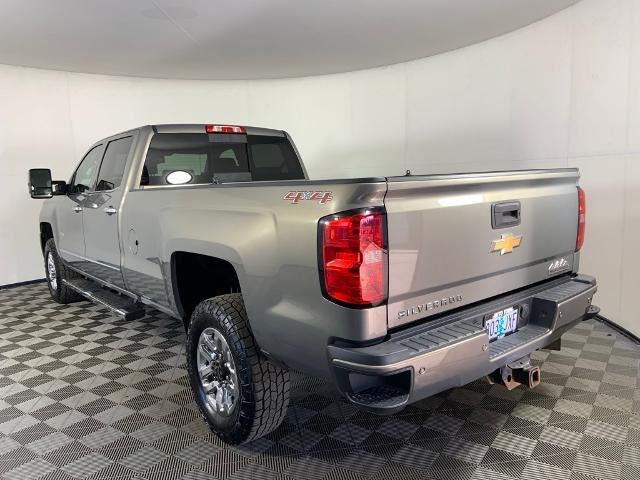 2017 Chevrolet Silverado 3500 HD Crew Cab Long Box 4-Wheel Drive High Country