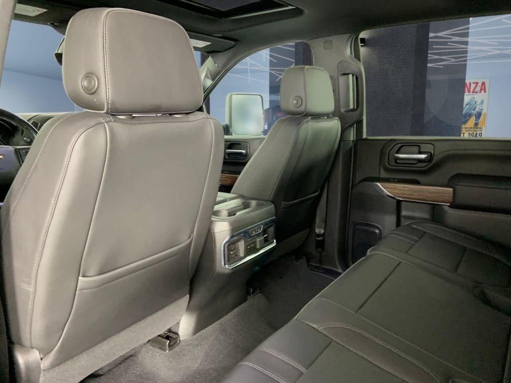 2020 Chevrolet Silverado 3500 HD Crew Cab Long Box 4-Wheel Drive High Country