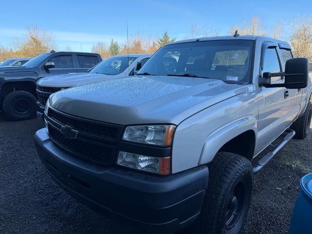 2006 Chevrolet Silverado 2500 HD 4WD Crew Cab Standard Box Work Truck