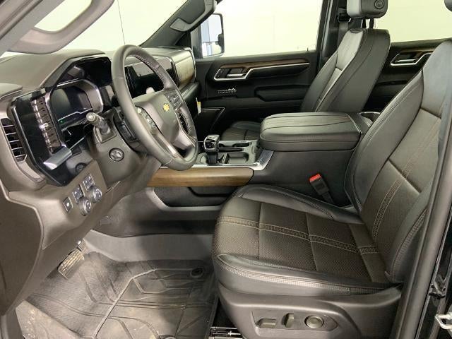 2025 Chevrolet Silverado 1500 Crew Cab Short Box 4-Wheel Drive High Country