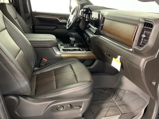 2025 Chevrolet Silverado 1500 Crew Cab Short Box 4-Wheel Drive High Country