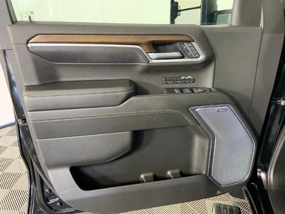 2025 Chevrolet Silverado 1500 Crew Cab Short Box 4-Wheel Drive High Country