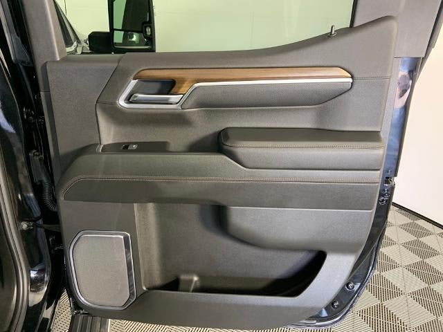 2025 Chevrolet Silverado 1500 Crew Cab Short Box 4-Wheel Drive High Country