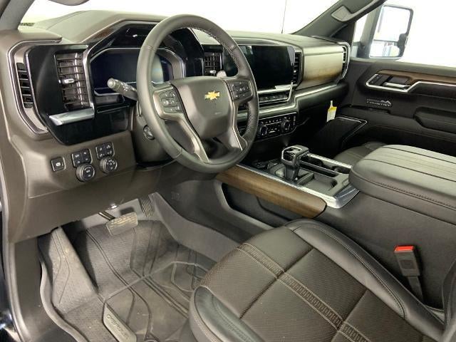 2025 Chevrolet Silverado 1500 Crew Cab Short Box 4-Wheel Drive High Country