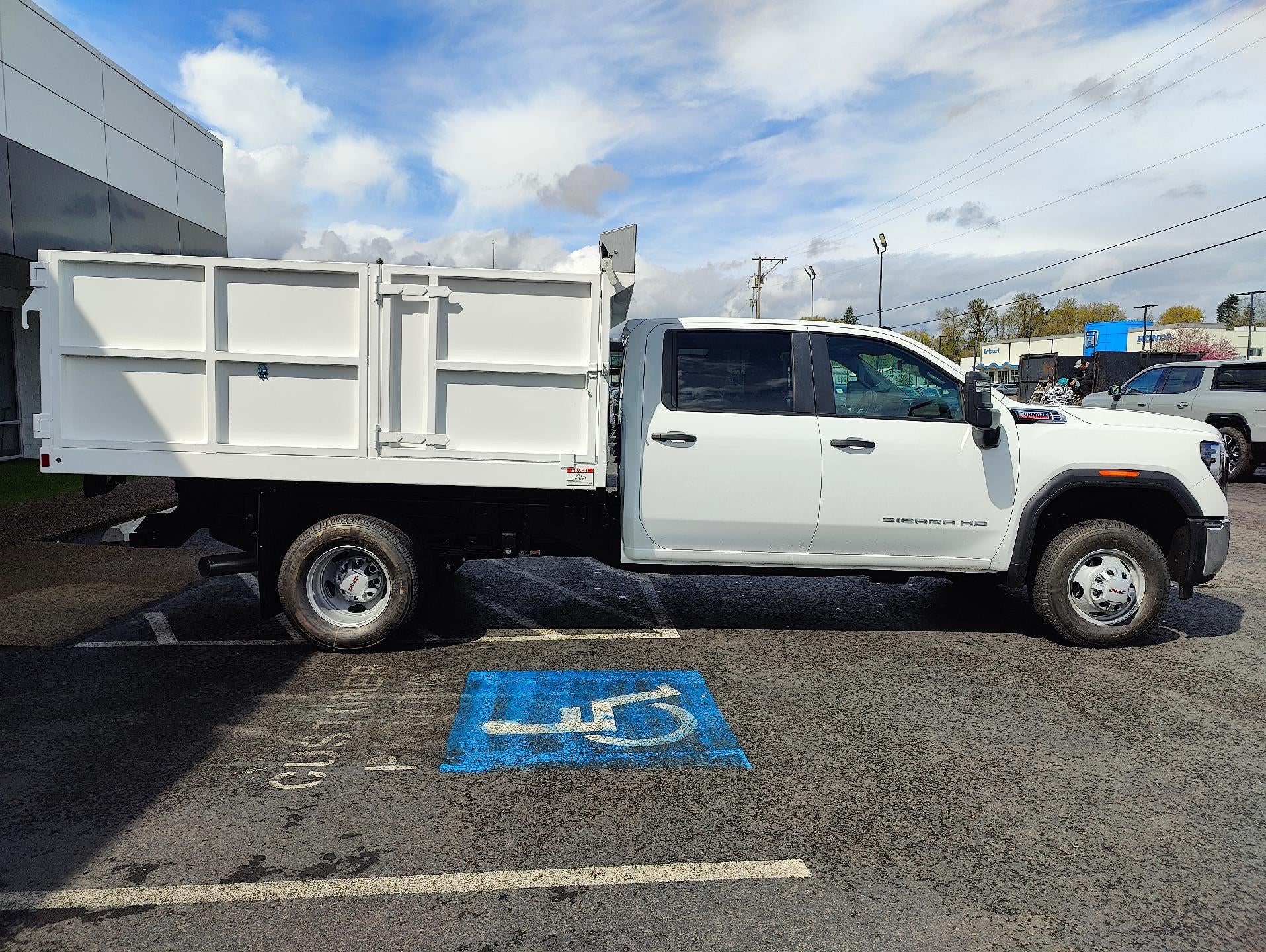2025 GMC Sierra 3500 HD Chassis Cab 4WD Crew Cab 177" WB, 60" CA Pro