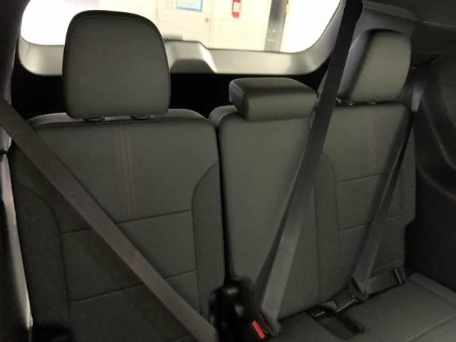 2026 GMC Acadia AWD AT4