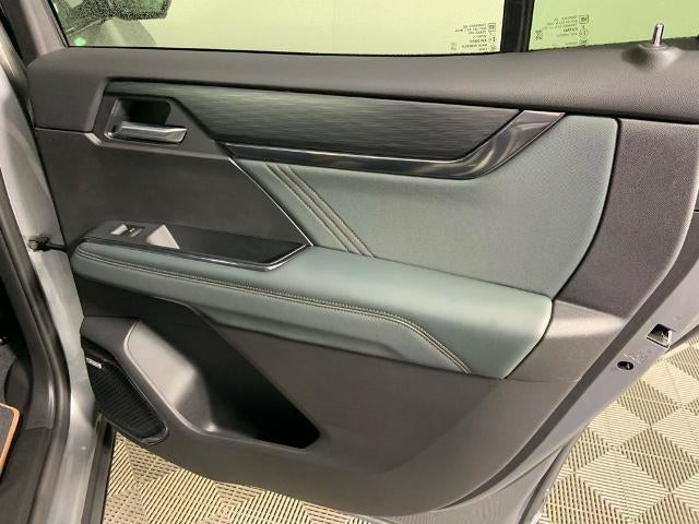 2026 GMC Acadia AWD AT4