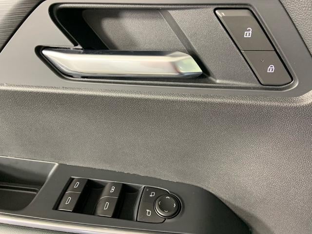 2026 GMC Acadia AWD AT4