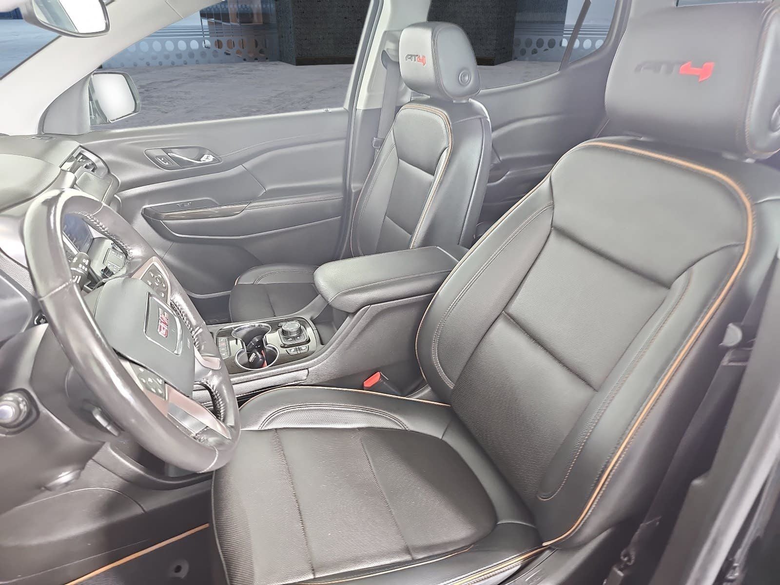 2022 GMC Acadia AWD AT4