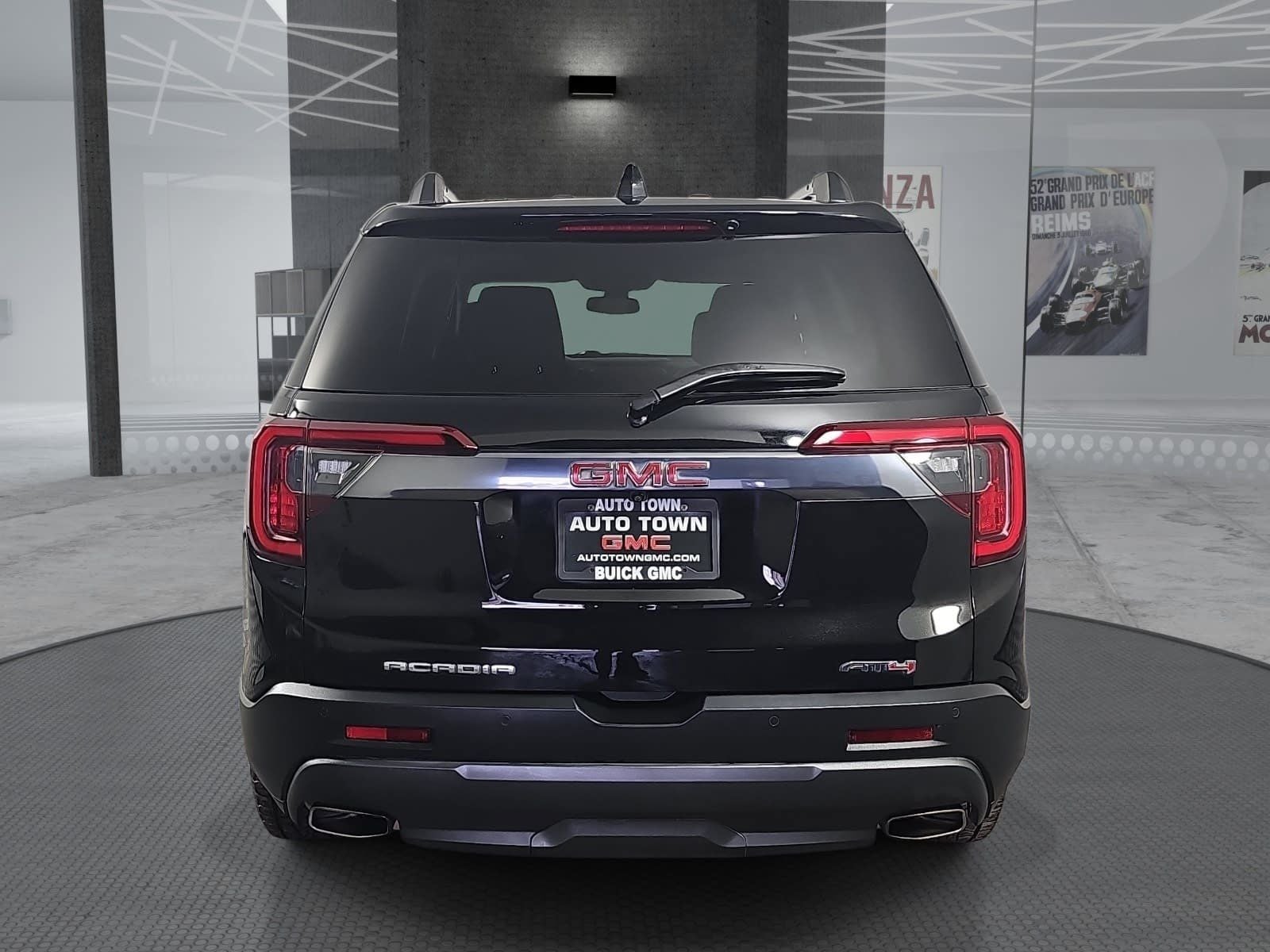 2022 GMC Acadia AWD AT4