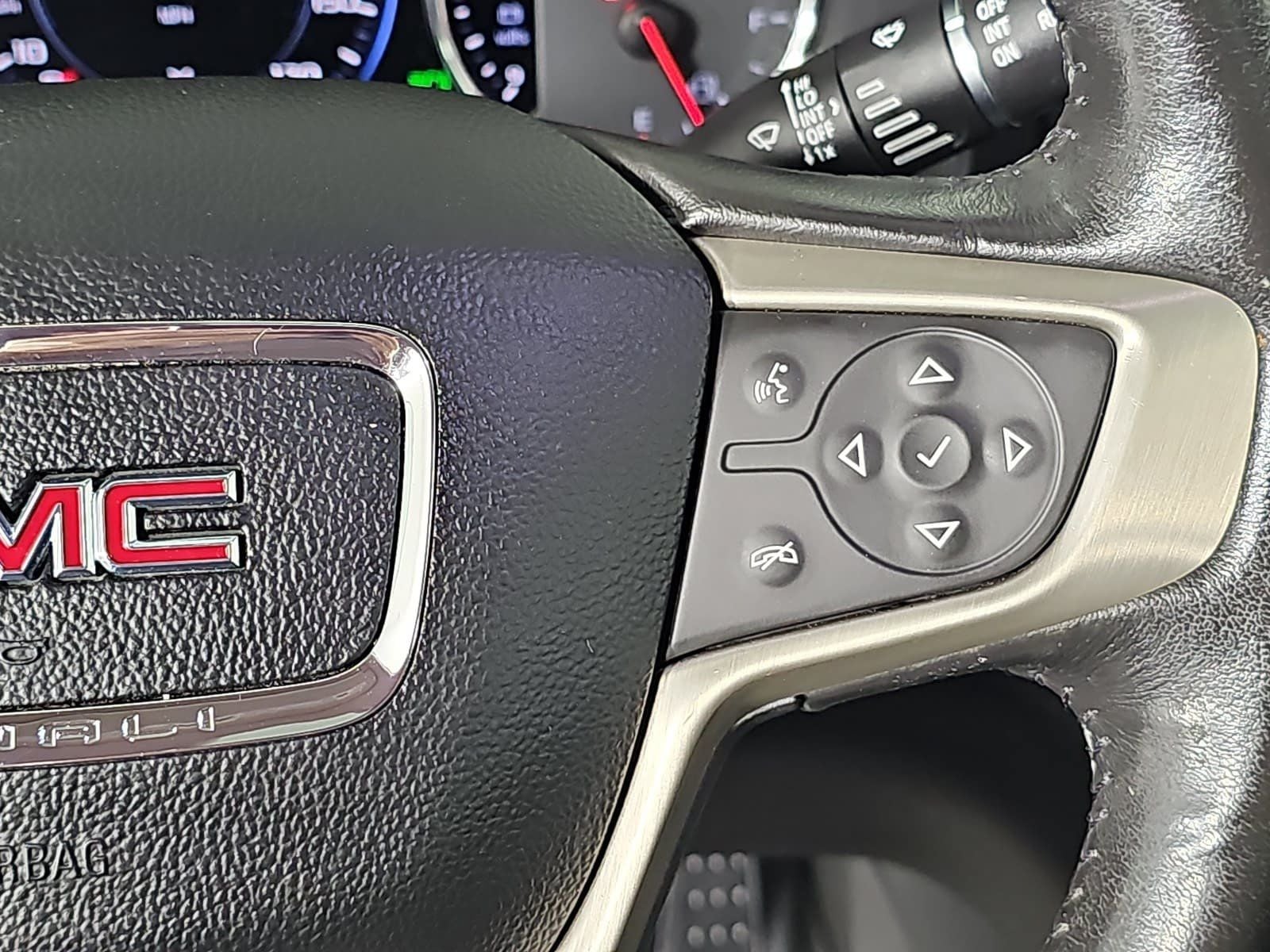 2020 GMC Acadia FWD Denali