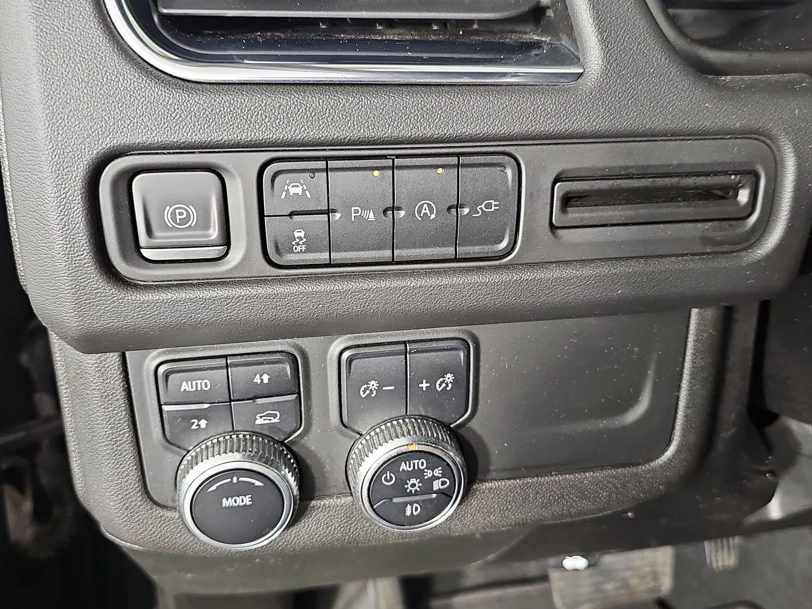 2022 GMC Yukon XL 4WD 4dr SLE