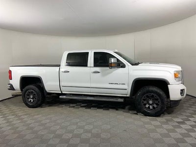 2015 GMC Sierra 2500 HD Crew Cab Standard Box 4-Wheel Drive Denali