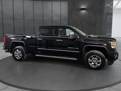 2018 GMC Sierra 3500 HD Crew Cab Standard Box 4-Wheel Drive Denali