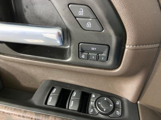 2022 GMC Sierra 3500 HD Crew Cab Standard Box 4-Wheel Drive Denali