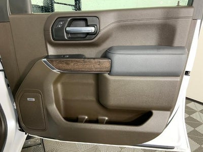 2022 GMC Sierra 3500 HD Crew Cab Standard Box 4-Wheel Drive Denali