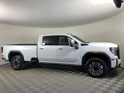 2026 GMC Sierra 3500 HD Crew Cab Long Box 4-Wheel Drive Denali Ultimate