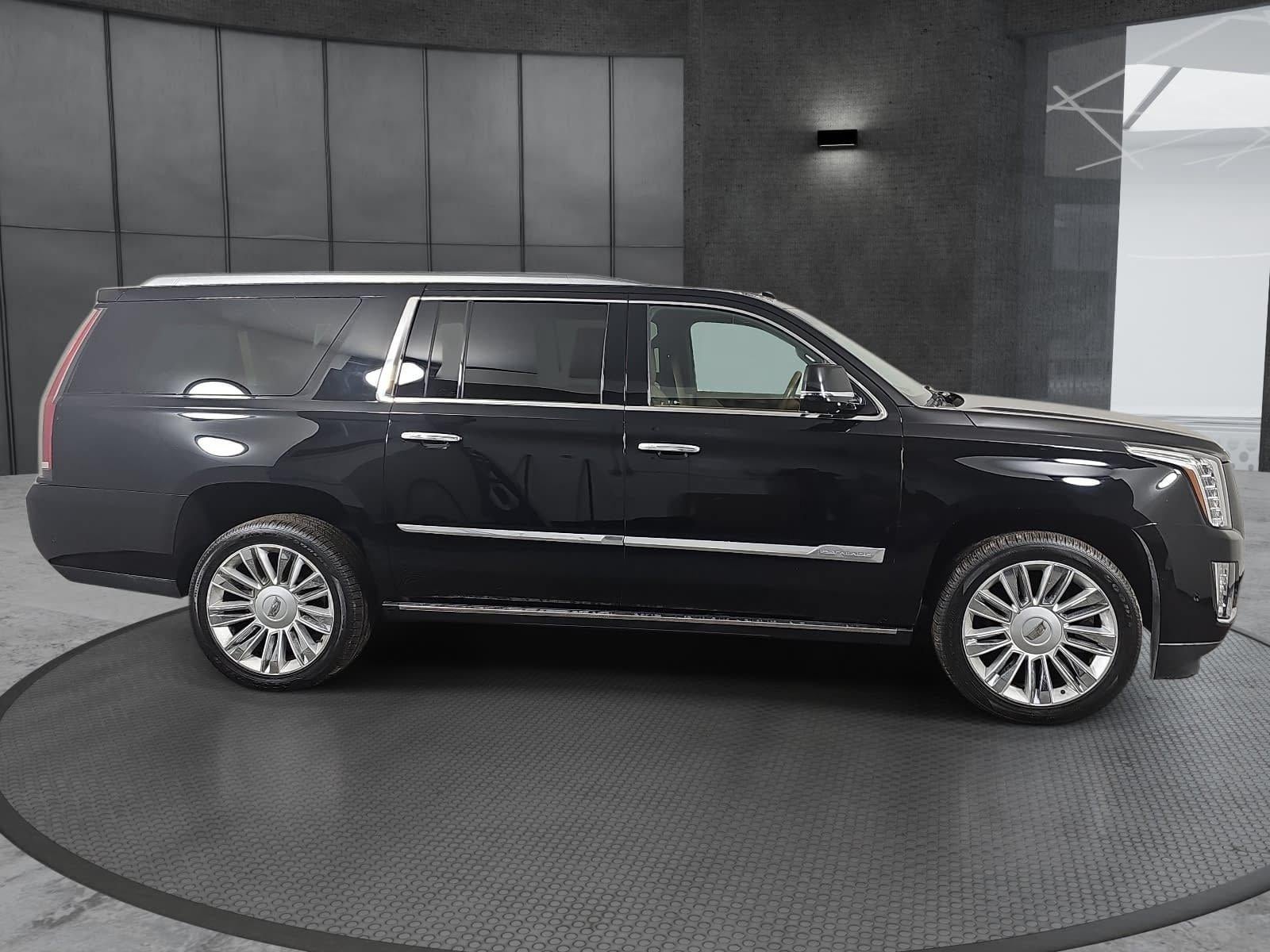 2017 Cadillac Escalade ESV 4WD Platinum