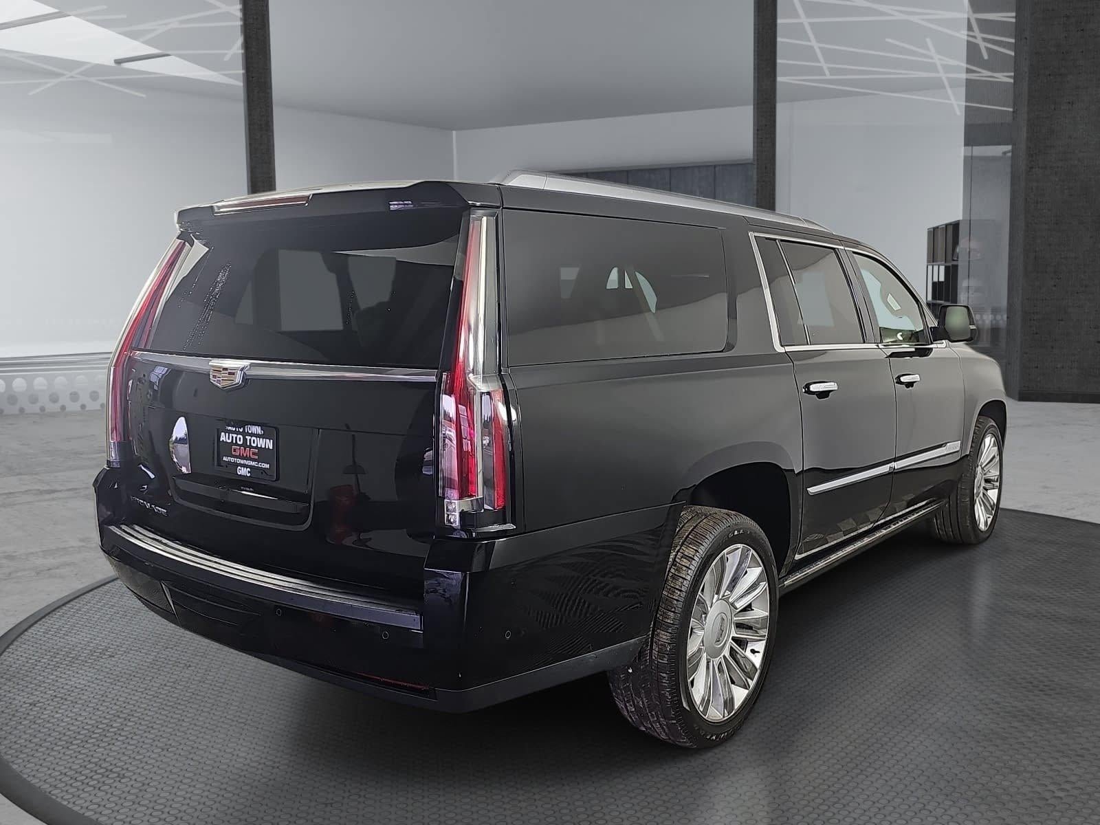 2017 Cadillac Escalade ESV 4WD Platinum