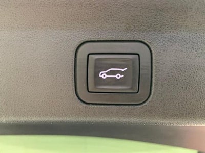 2025 Cadillac ESCALADE IQ AWD Luxury 2