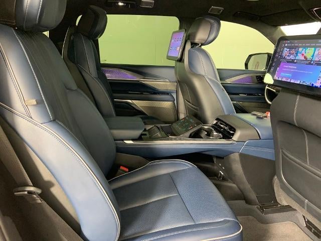 2025 Cadillac ESCALADE IQ AWD Luxury 2