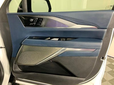 2025 Cadillac ESCALADE IQ AWD Luxury 2