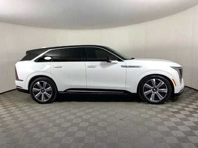 2025 Cadillac ESCALADE IQ AWD Luxury 2