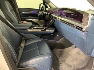2025 Cadillac ESCALADE IQ AWD Luxury 2
